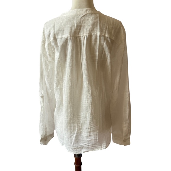 CARVE DESIGNS DYLAN TEXTURED SHIRT 100% ORGANIC COTTON ROLL TAB SLEEVES M - Picture 4 of 11